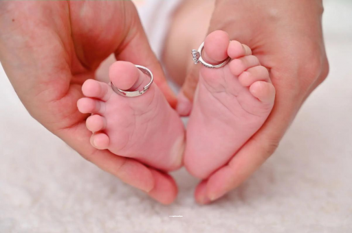 湛江满月宝宝只放屁不排便