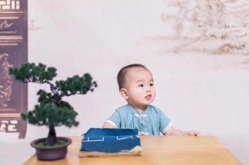 湛江八个月宝宝可以吃盐吗 湛江八个月宝宝可以吃盐吗